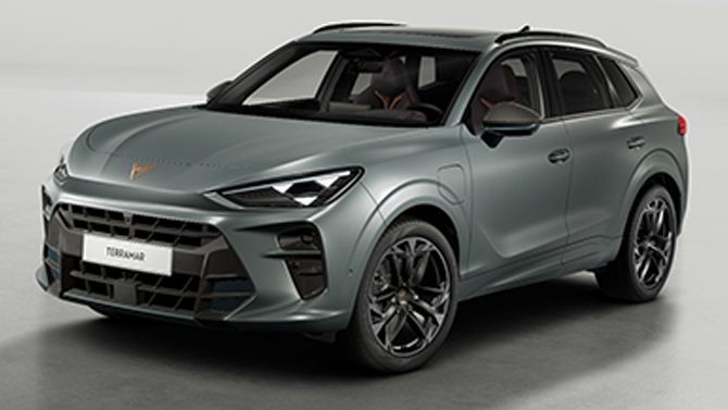 Een gedetailleerde render van de CUPRA Formentor VZ Extreme, een sportieve SUV met een strak, modern ontwerp en opvallende koplampen.