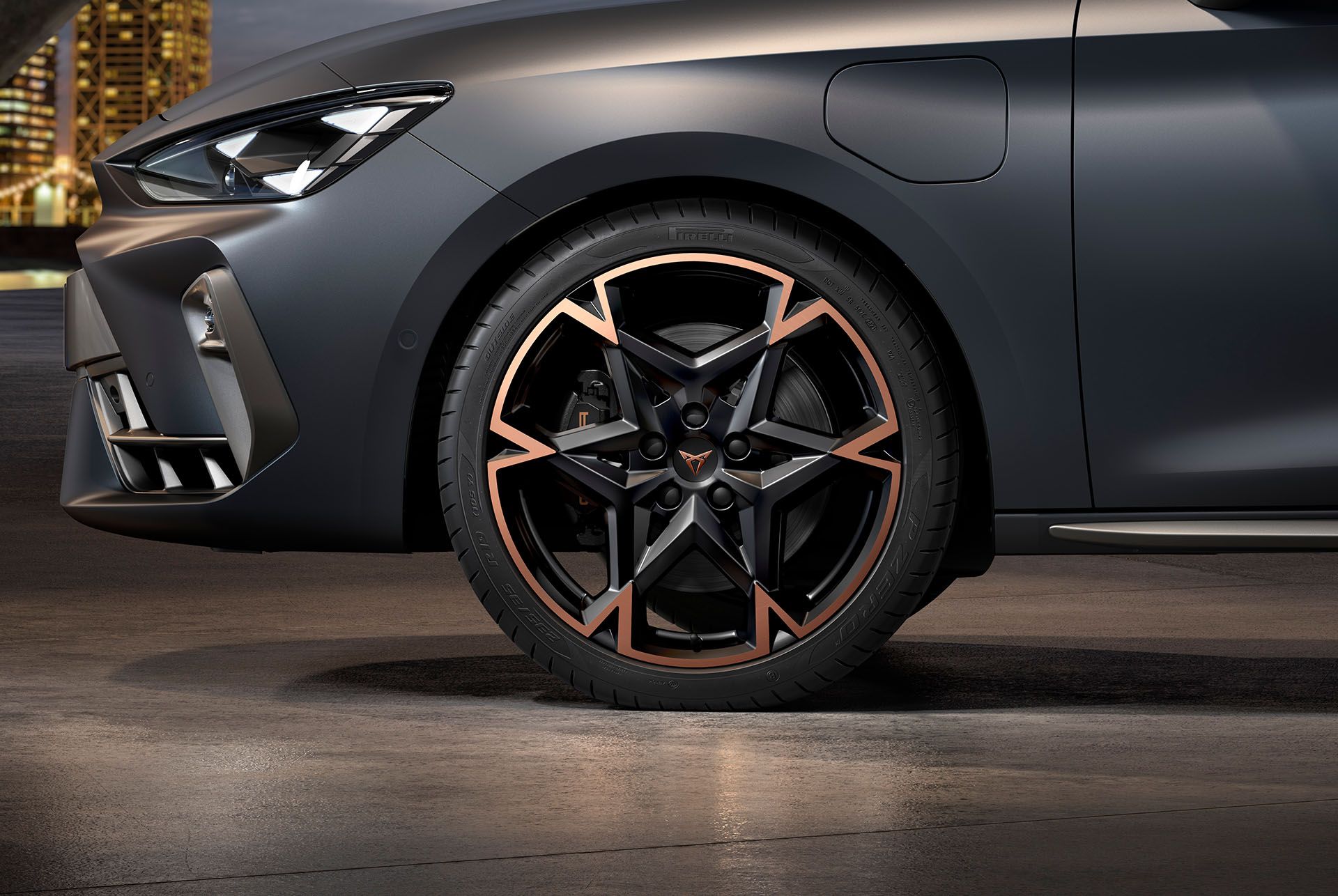 19 inch Polar copper lichtmetalen velgen op de CUPRA Leon Sportstourer