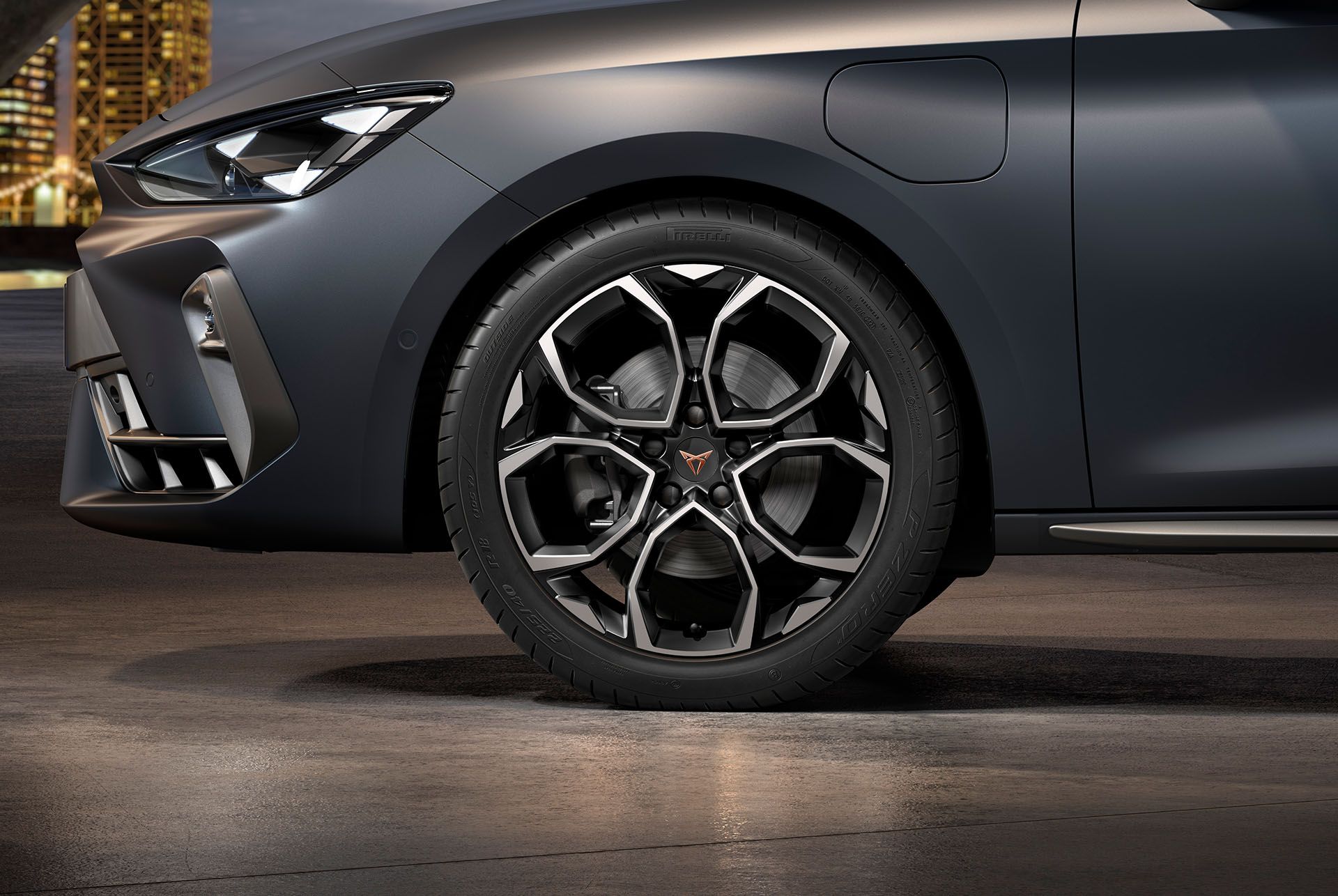 18 inch Windstorm lichtmetalen velgen op de CUPRA Leon Sportstourer